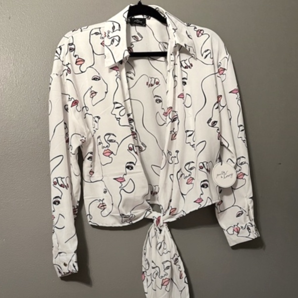 NWT Milk & Honey Tie Front Crop Top Line Drawing Abstract Face Design Size XL